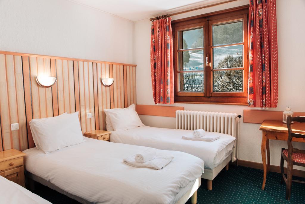 Hotel L'Aubergade モルジヌ エクステリア 写真
