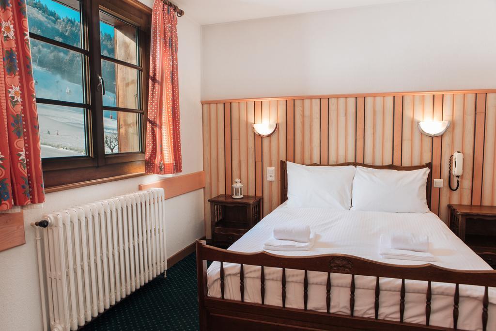 Hotel L'Aubergade モルジヌ エクステリア 写真