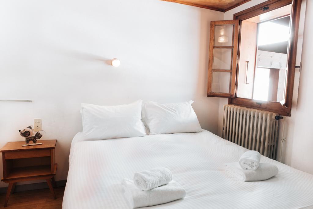 Hotel L'Aubergade モルジヌ エクステリア 写真