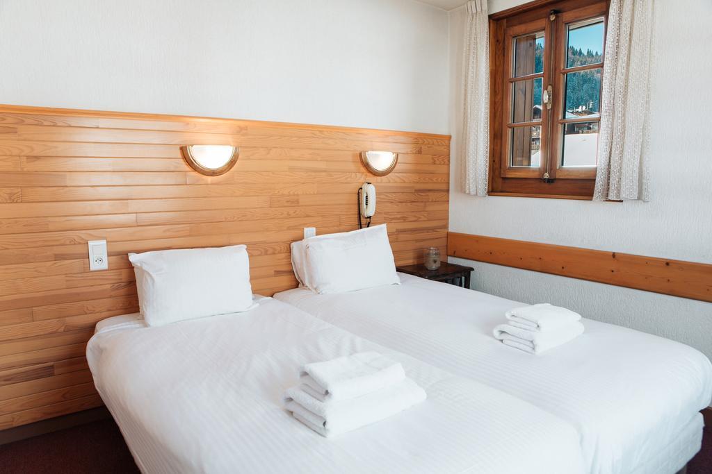 Hotel L'Aubergade モルジヌ エクステリア 写真