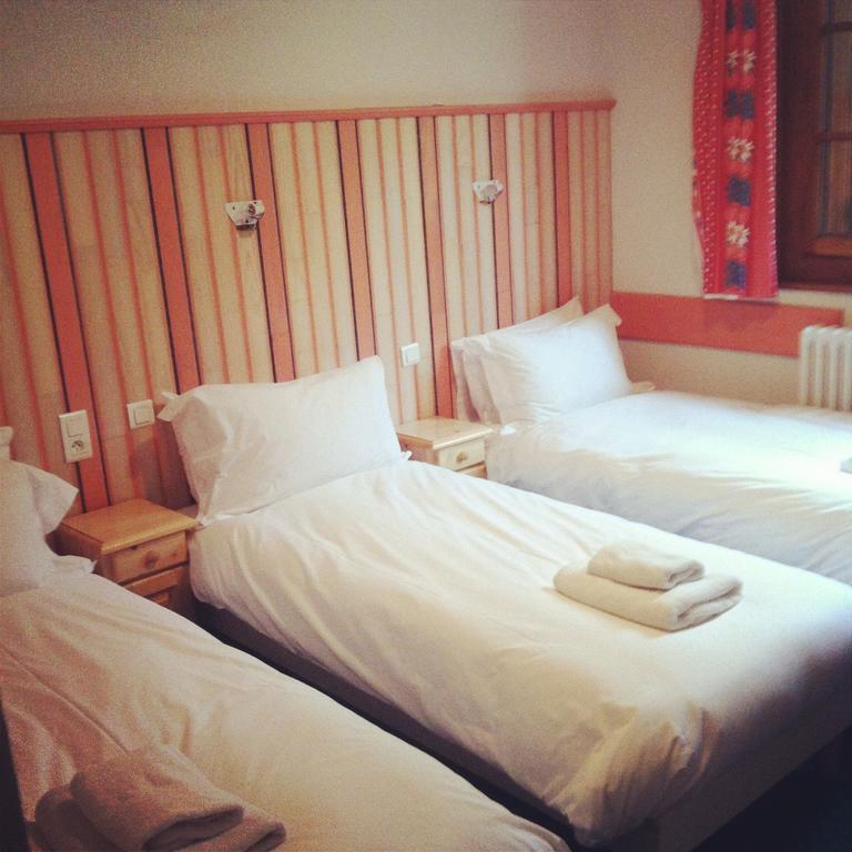 Hotel L'Aubergade モルジヌ エクステリア 写真