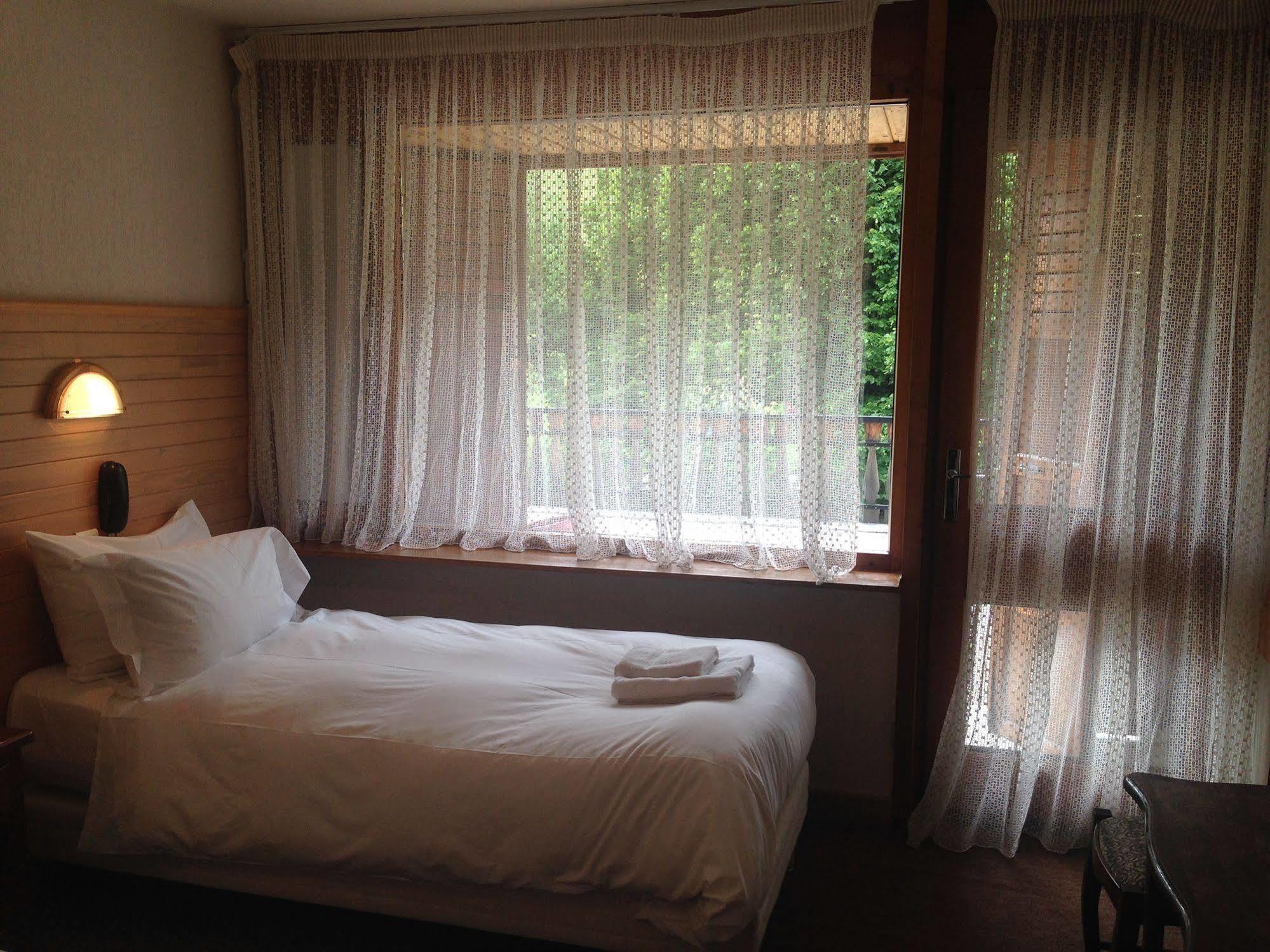 Hotel L'Aubergade モルジヌ エクステリア 写真